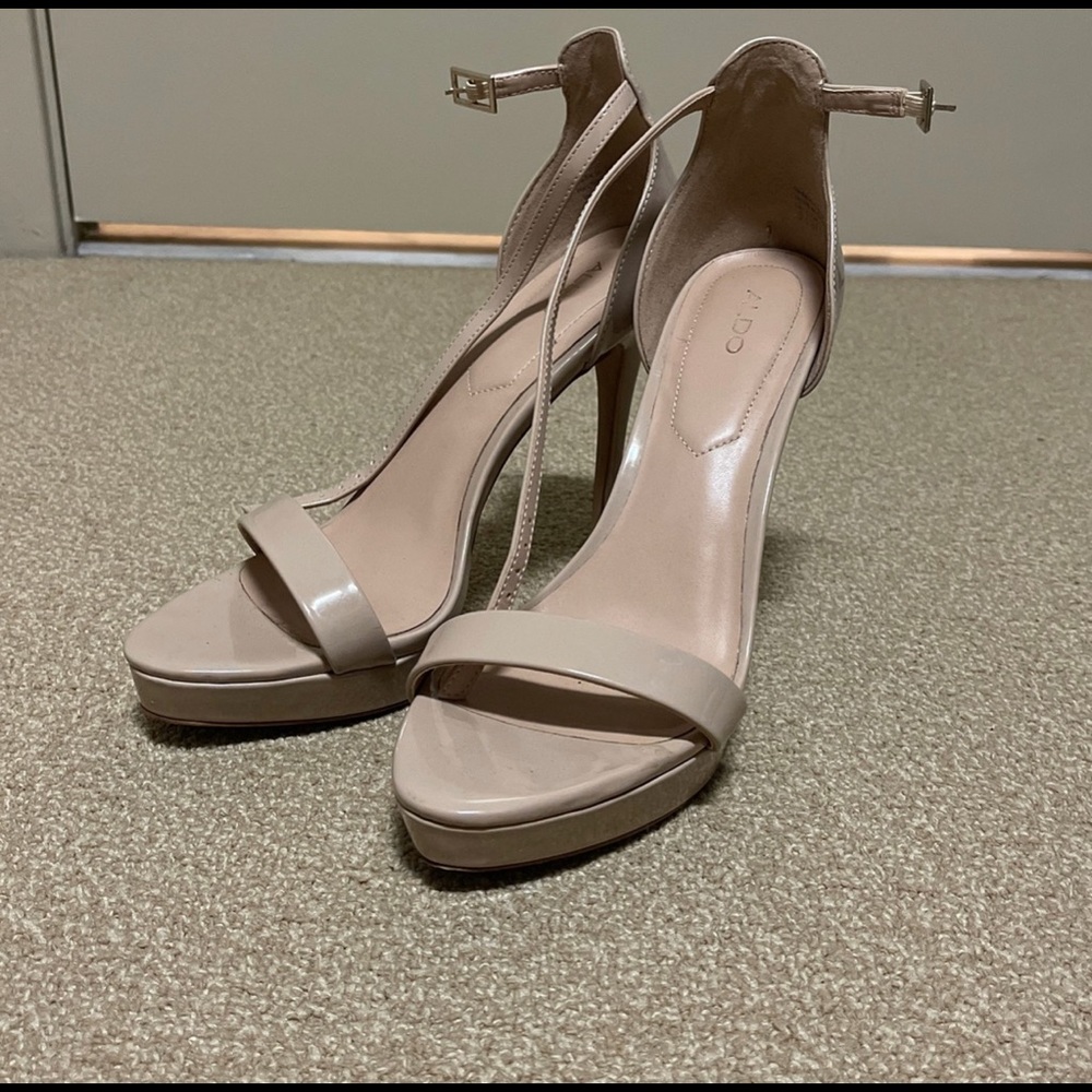 Nude heels . Used twice